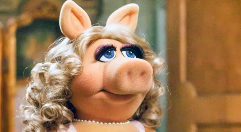 The Muppets (2011) Miss Piggy Refuses To Join 